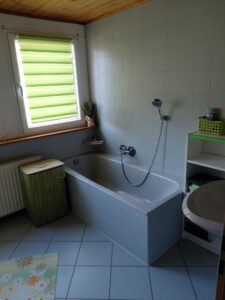 Badezimmer mit Wanne